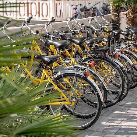 Hotel Atenea Golden Star Caorle Dış mekan fotoğraf