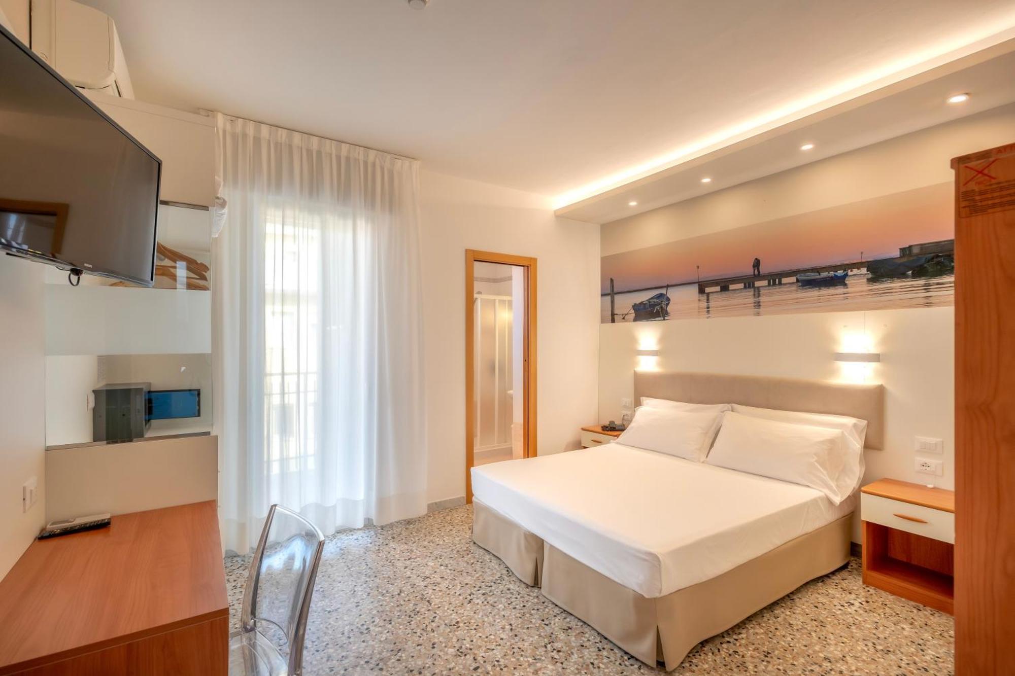 Hotel Atenea Golden Star Caorle Dış mekan fotoğraf
