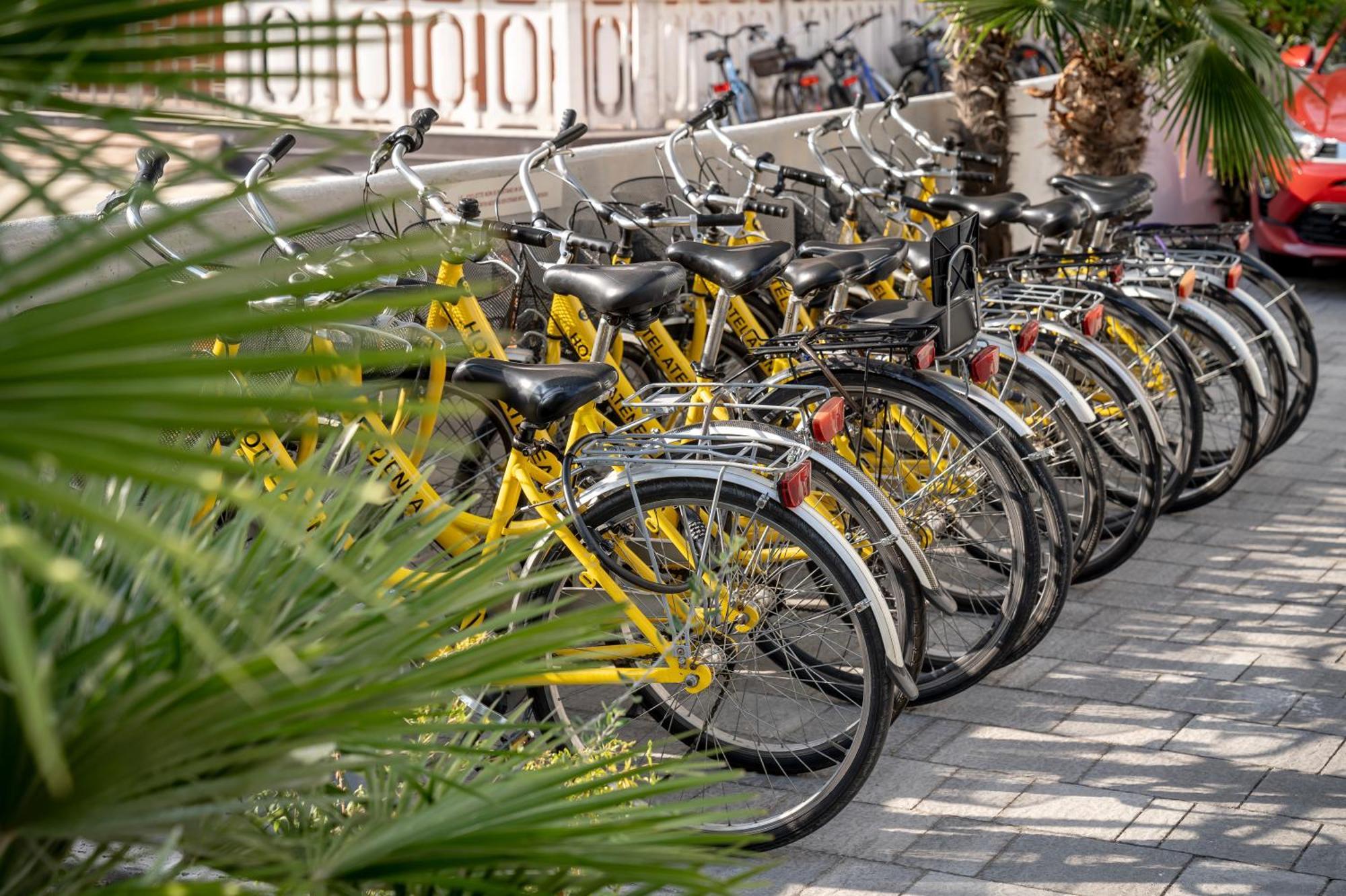 Hotel Atenea Golden Star Caorle Dış mekan fotoğraf