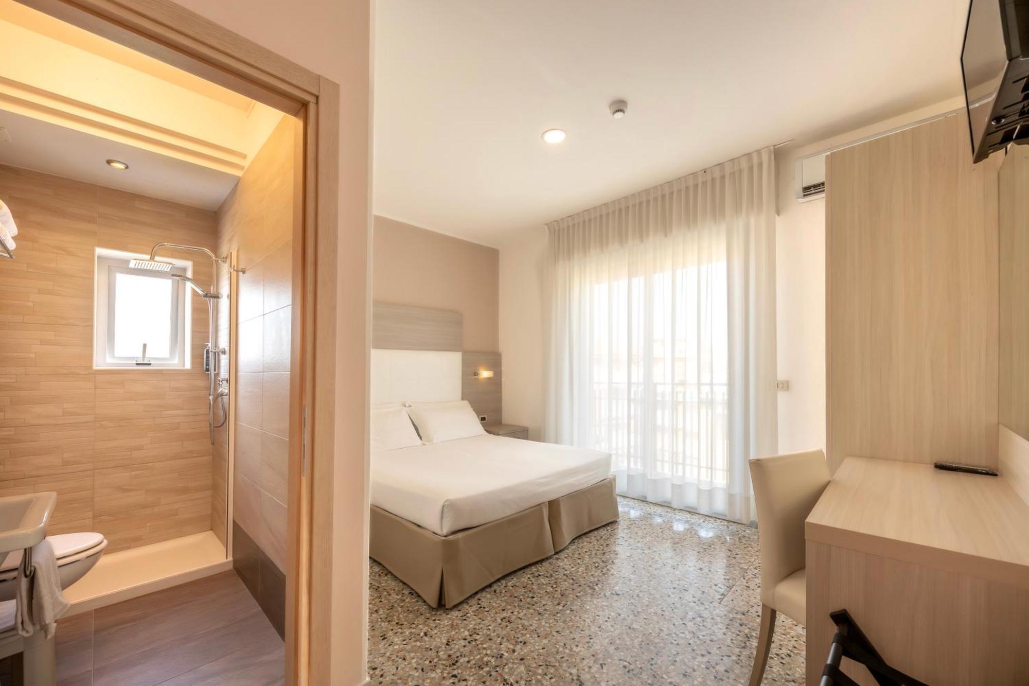 Hotel Atenea Golden Star Caorle Dış mekan fotoğraf