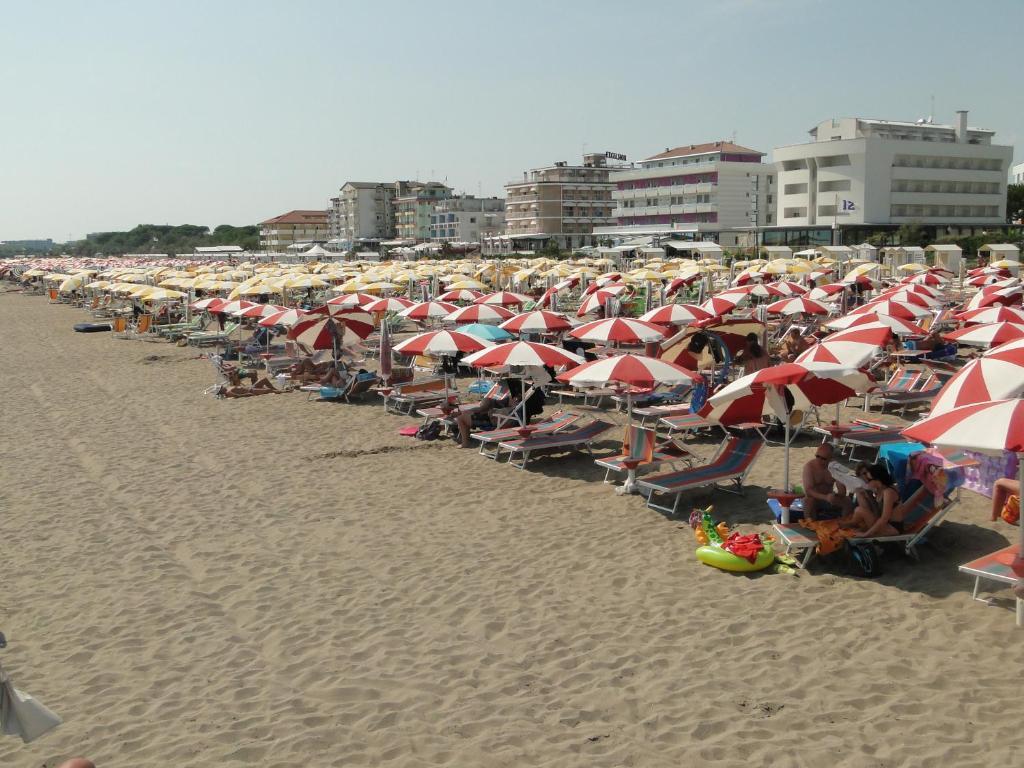 Hotel Atenea Golden Star Caorle Dış mekan fotoğraf