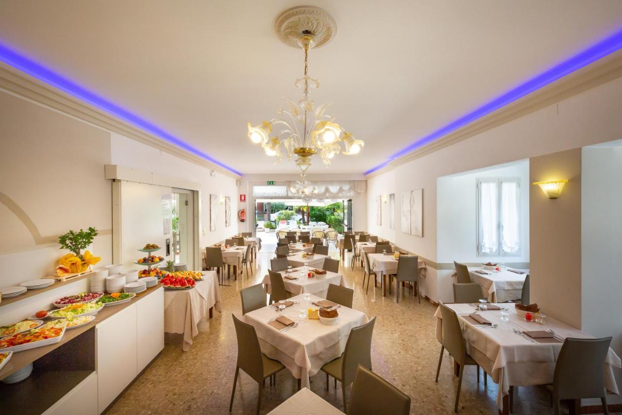 Hotel Atenea Golden Star Caorle Dış mekan fotoğraf